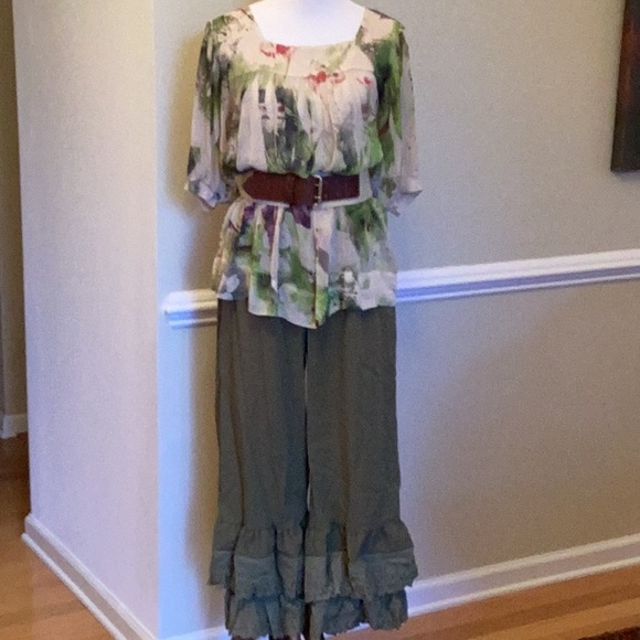 Source Unknown Pants - Green poly boho double eyelet ruffle midi with wide elastic pull up waist NWOT